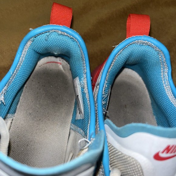 Nike Air Max Motion Womens Shoes Size 7‎ Gym White Running Sneakers CW4285-100 - Picture 11 of 16